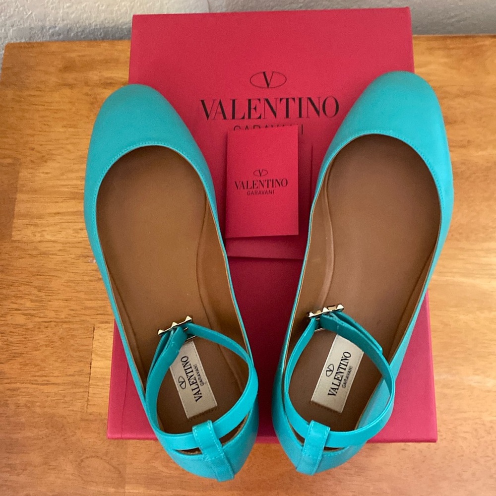 Valentino Garavani woman shoes brand new